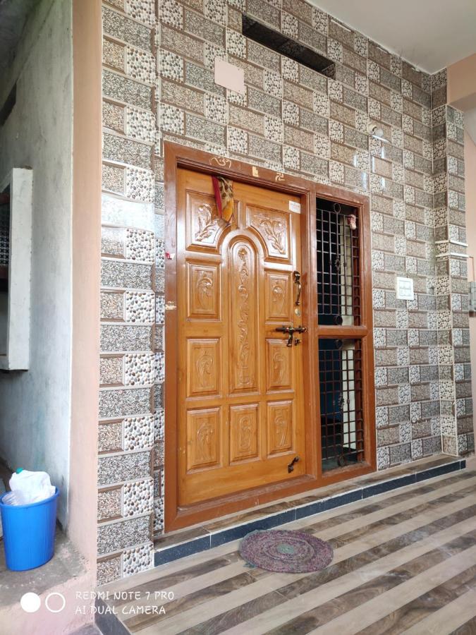 Lohit Homestay Hampi Bagian luar foto