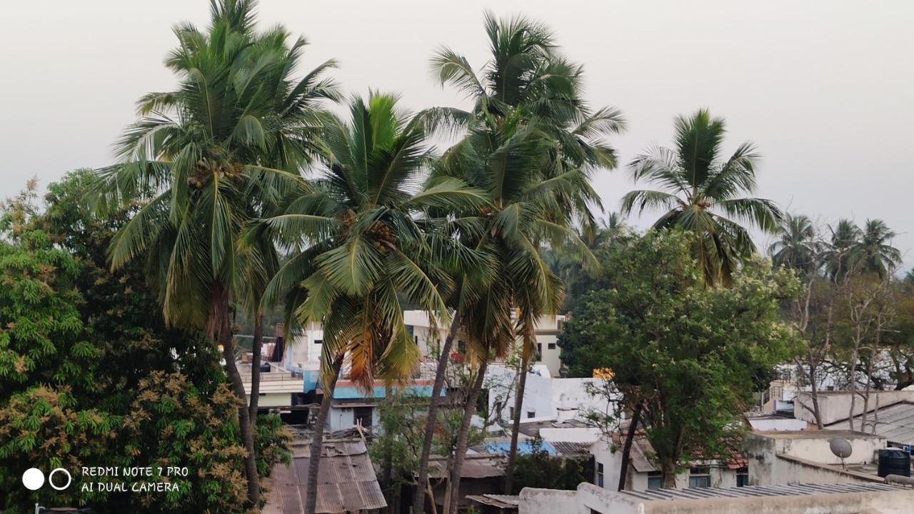 Lohit Homestay Hampi Bagian luar foto