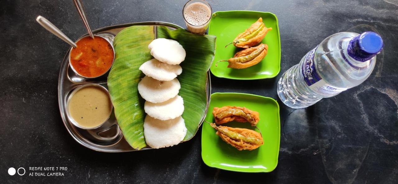 Lohit Homestay Hampi Bagian luar foto