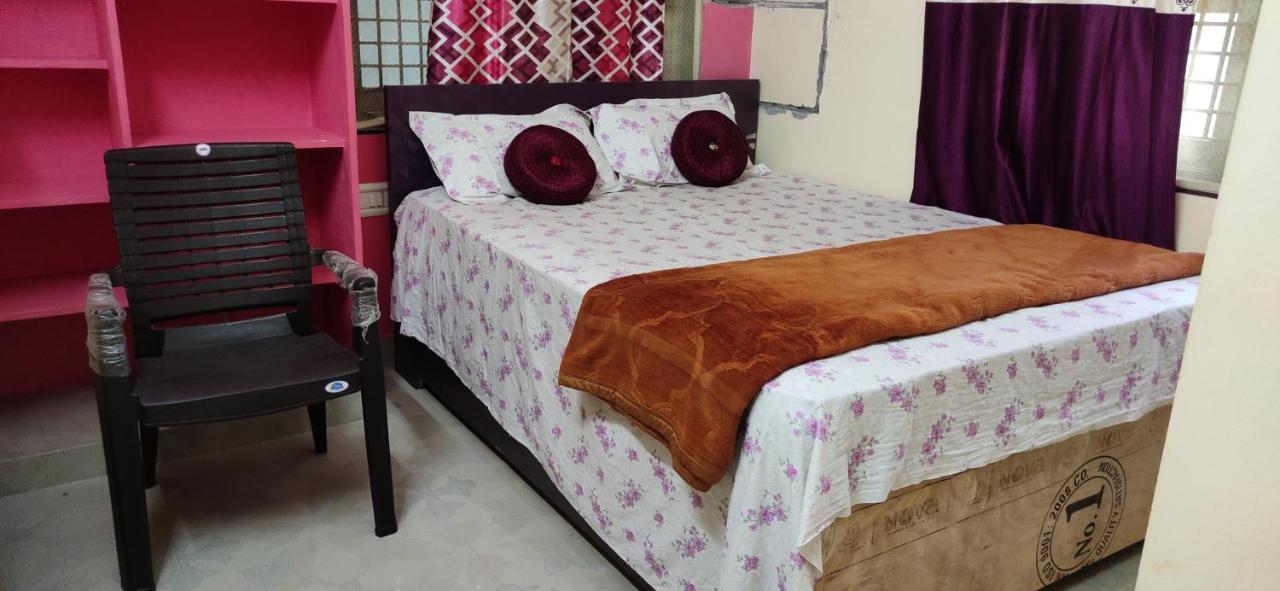 Lohit Homestay Hampi Bagian luar foto