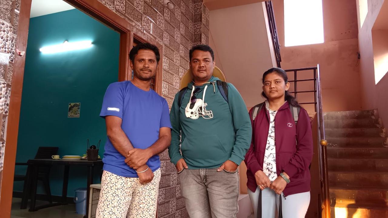 Lohit Homestay Hampi Bagian luar foto